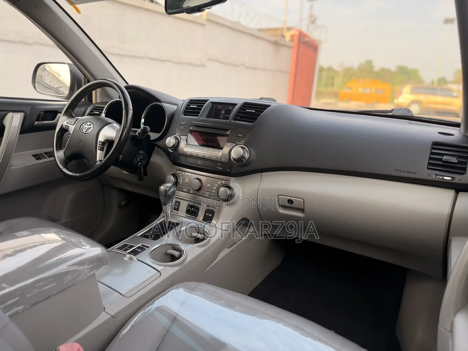 Toyota Highlander SE 2012 Silver