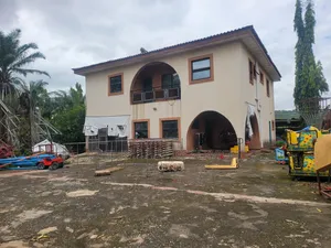 5bdrm Duplex in Karu for sale