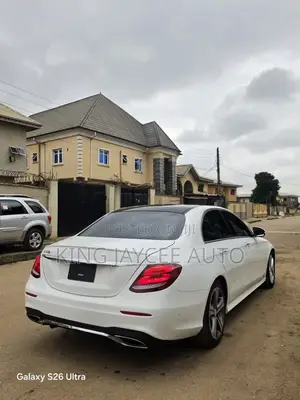 Mercedes-Benz E300 4Matic AWD Sedan (2.0L 4cyl 9A) 2017 White