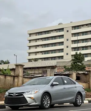 Toyota Camry XLE 4dr Sedan (2.5L 4cyl 6A) 2016 Silver