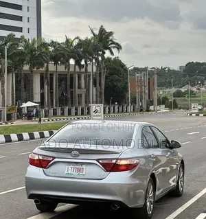 Toyota Camry XLE 4dr Sedan (2.5L 4cyl 6A) 2016 Silver