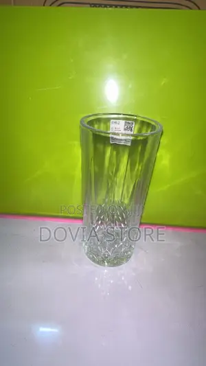 : Elegant Diamond-Pattern Glass Tumbler – Clear Drinking Cup