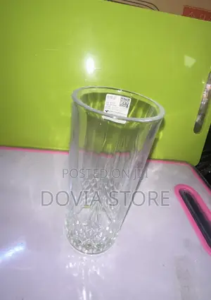 : Elegant Diamond-Pattern Glass Tumbler – Clear Drinking Cup
