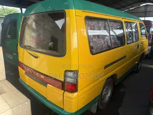 Mitsubishi L300 2006 Yellow
