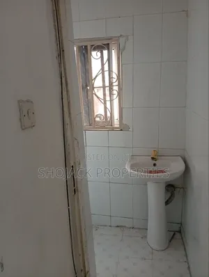 2bdrm Block of Flats in Rumuokwurushi, Rumuokwurusi for rent