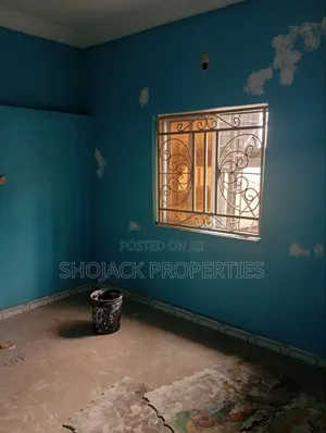 3bdrm Block of Flats in Eligbolo, East West Road for rent