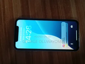 Apple iPhone XR 64 GB White