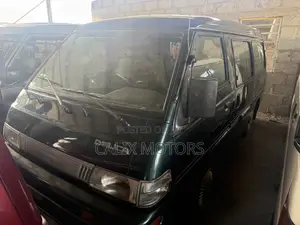 Mitsubishi L300 2007 Green