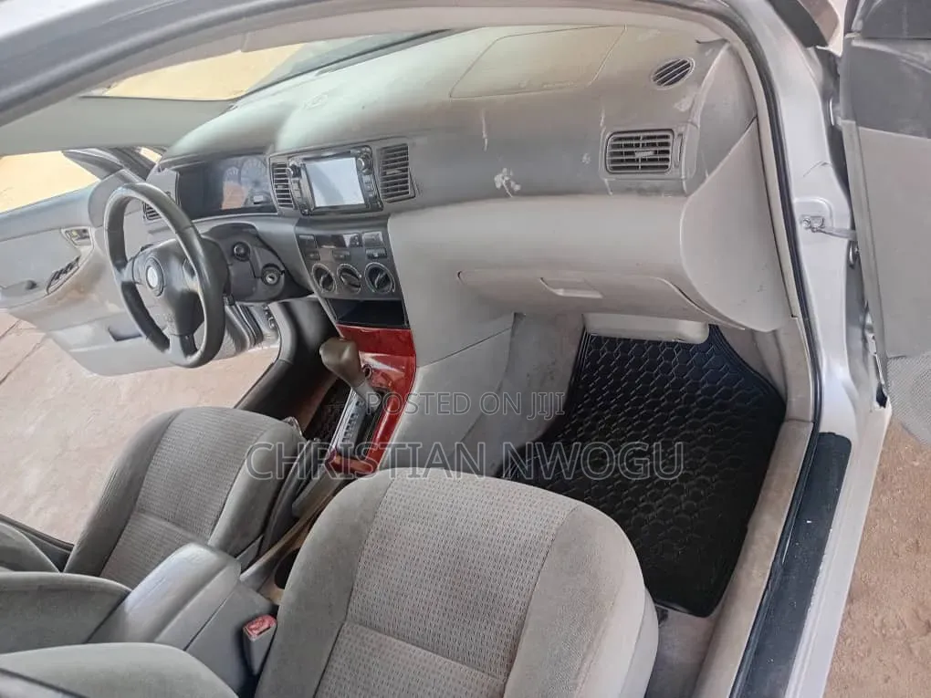 Toyota Corolla 2005 Silver