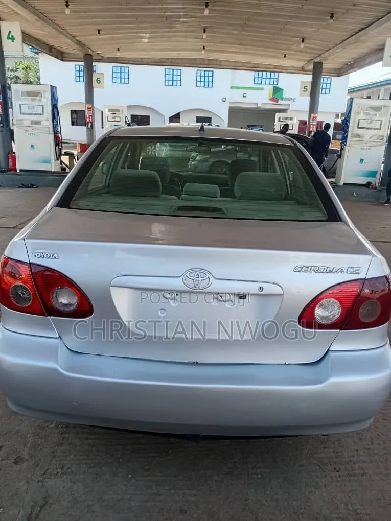 Toyota Corolla 2005 Silver