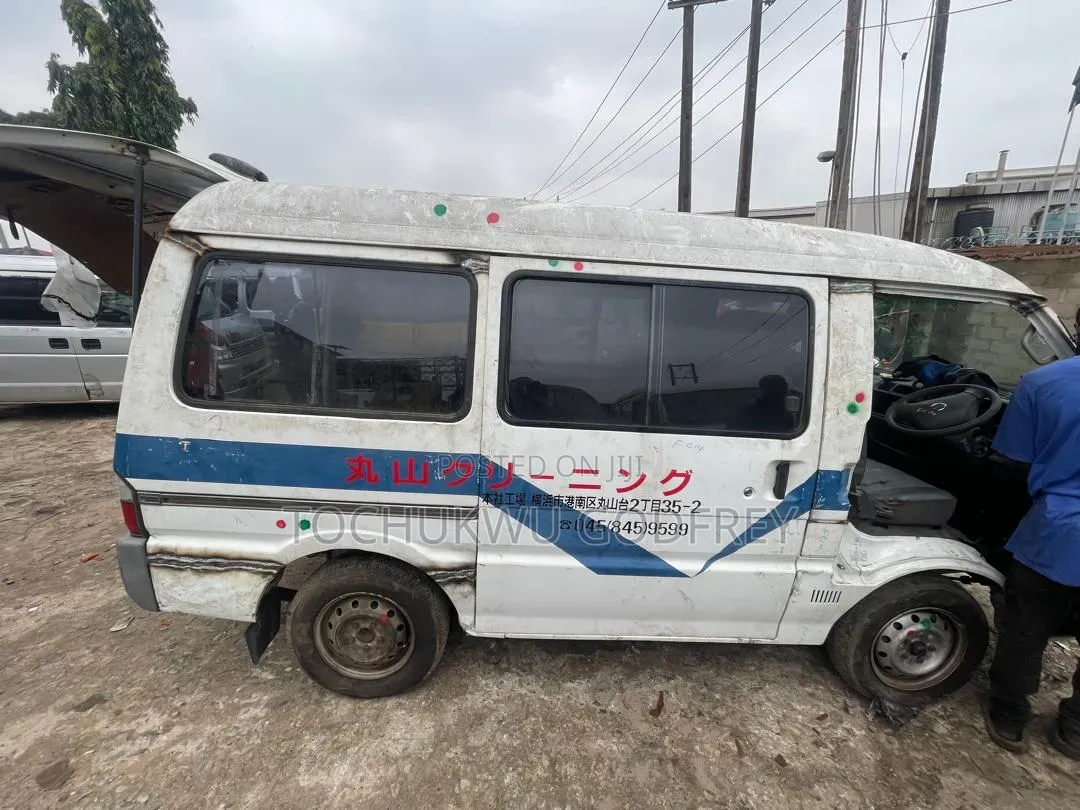 Nissan Vanette 2010 White