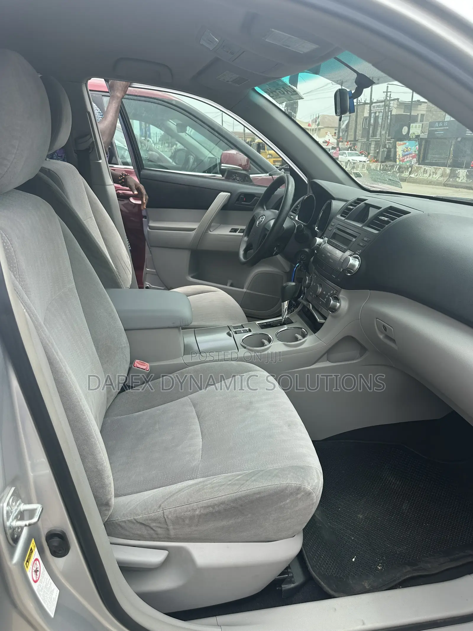 Toyota Highlander SE 2011 Silver