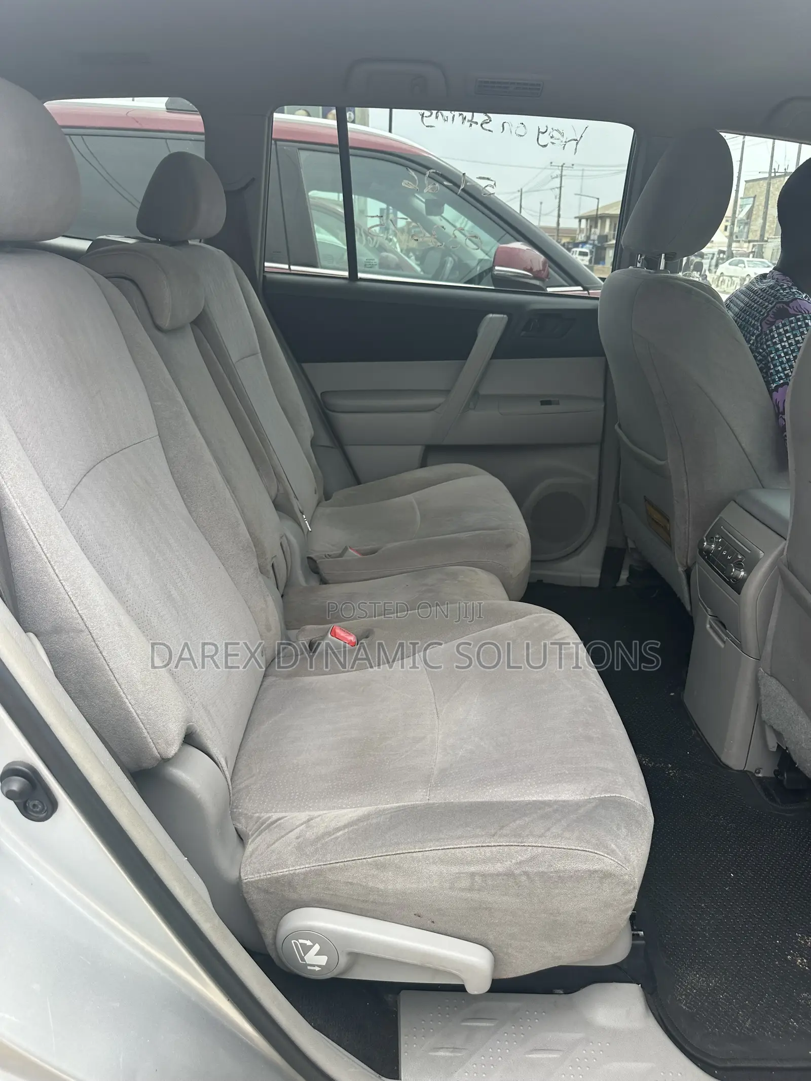 Toyota Highlander SE 2011 Silver