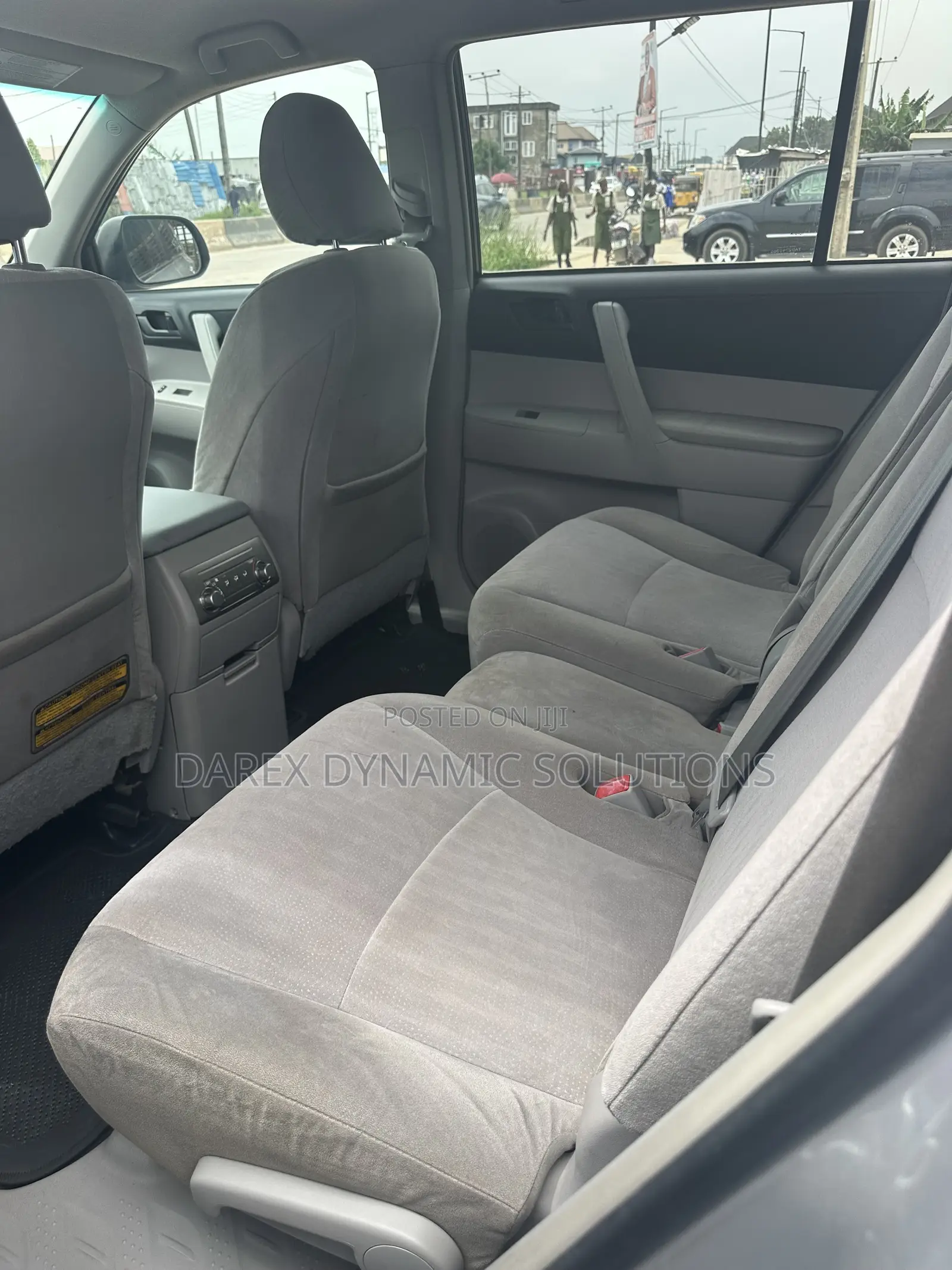 Toyota Highlander SE 2011 Silver