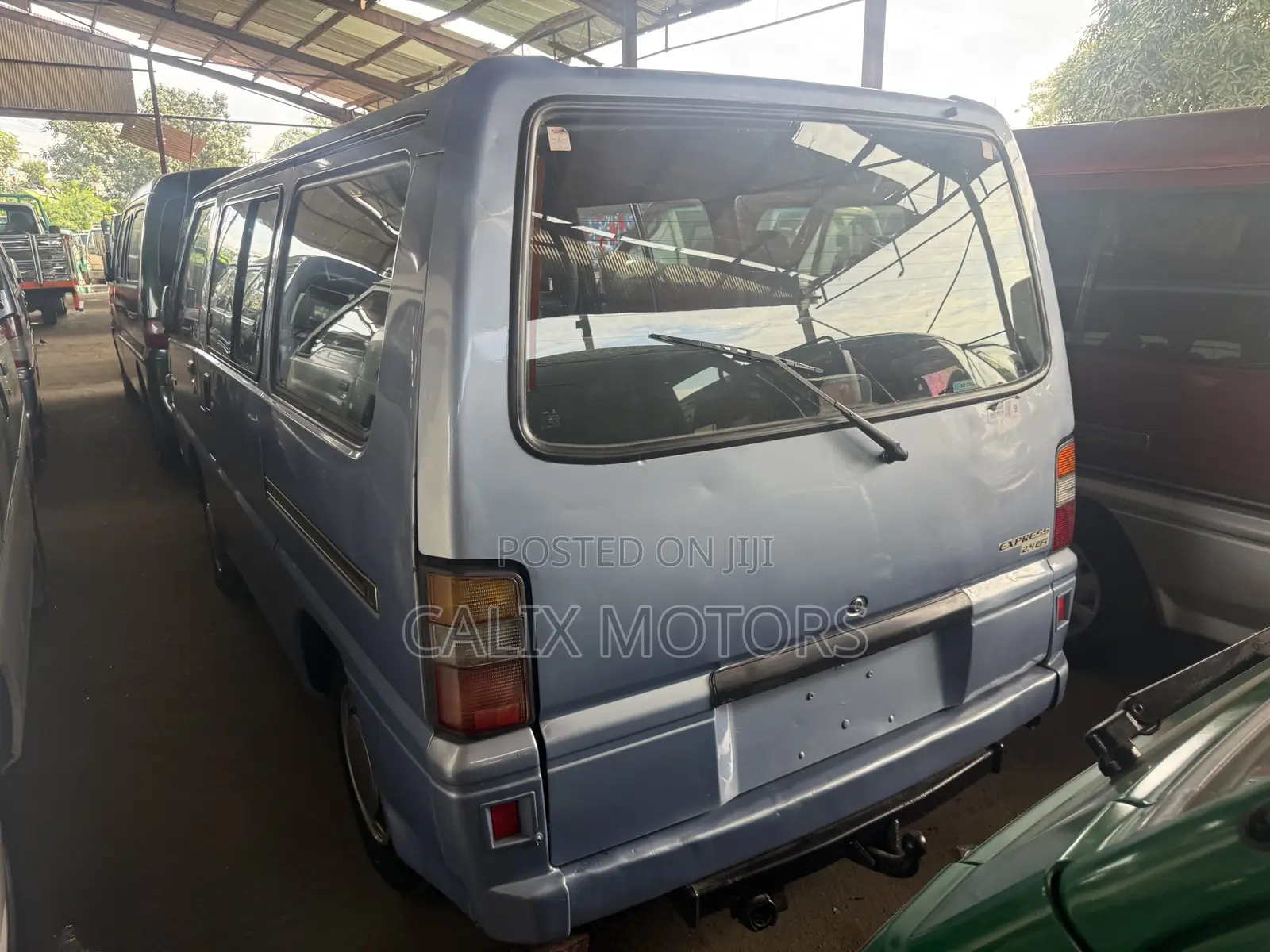 Mitsubishi L300 2009 Blue