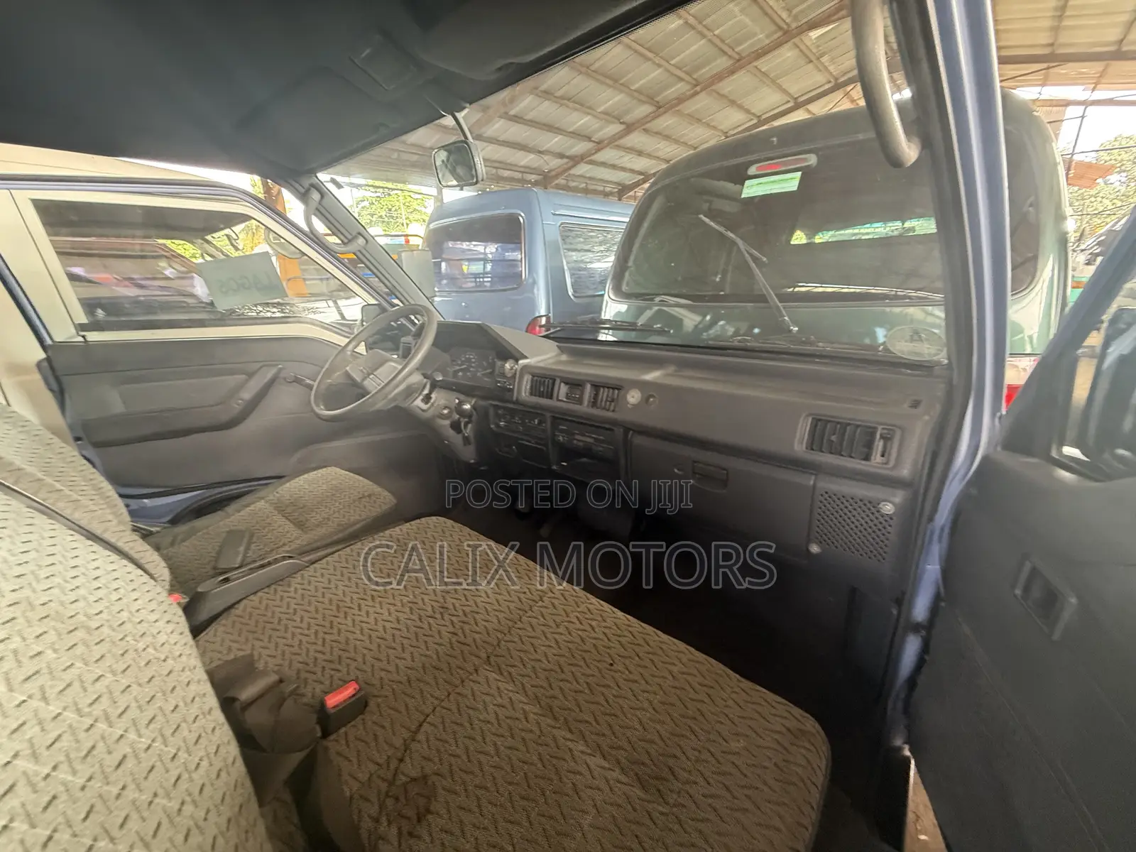 Mitsubishi L300 2009 Blue