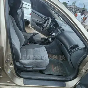 Honda Accord 2005 Gold