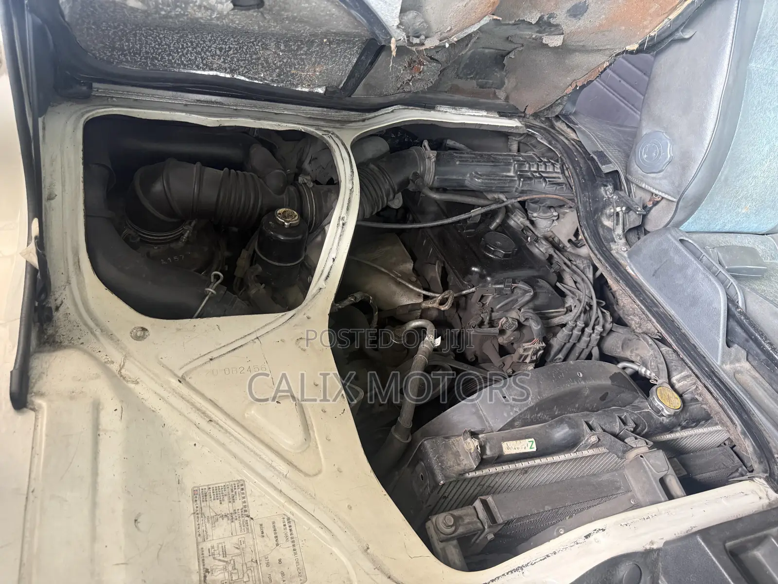 Mitsubishi L300 2010 White