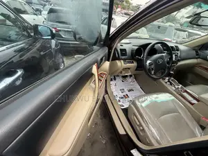 Toyota Highlander Limited 2012 Burgundy