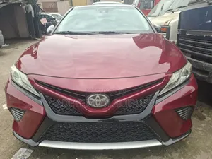 Toyota Camry XSE FWD (2.5L 4cyl 8AM) 2018 Red