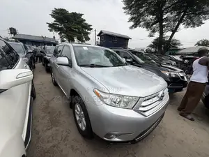 Toyota Highlander Limited 3.5l 4WD 2013 Silver