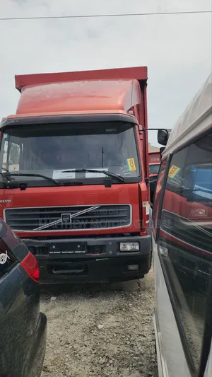 Clean Foreign Used Volvo Truck Tarpaulin Body