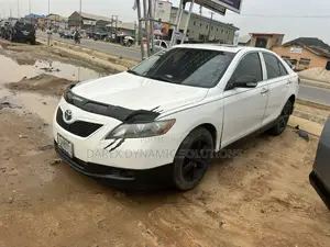 Toyota Camry SE 4dr Sedan (2.4L 4cyl 5A) 2009 White