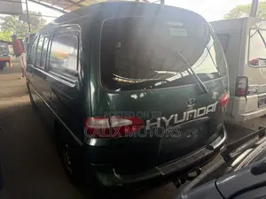 Hyundai Starex 2009 Green
