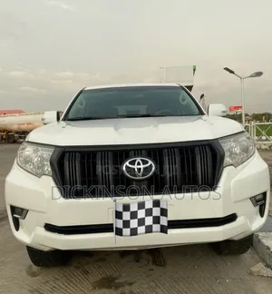 Toyota Land Cruiser Prado 2019 White
