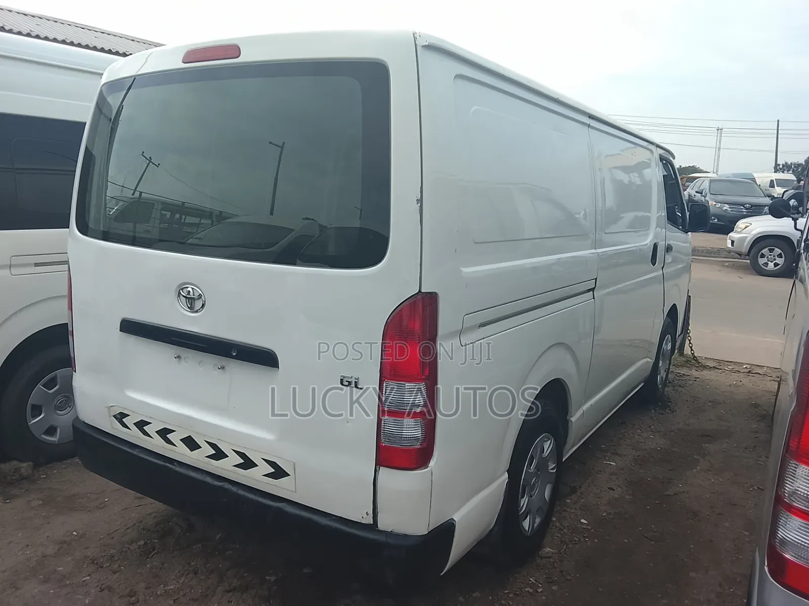 Toyota HiAce 2015 White