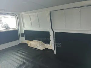 Toyota HiAce 2015 White