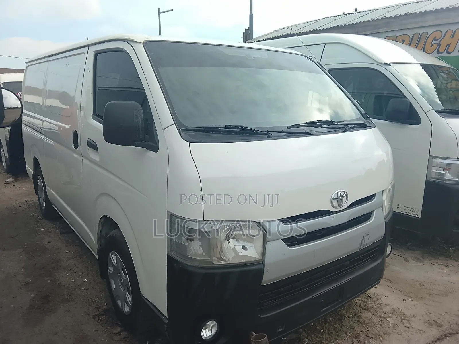 Toyota HiAce 2015 White