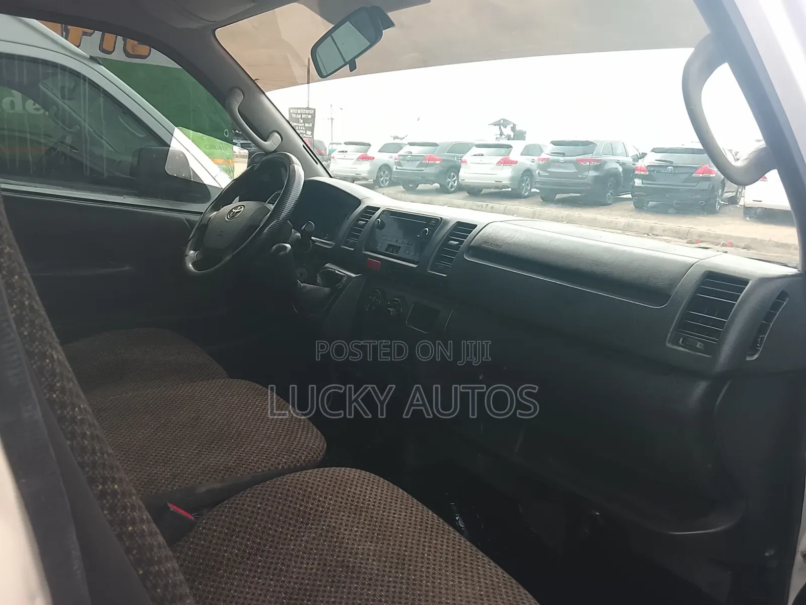Toyota HiAce 2015 White
