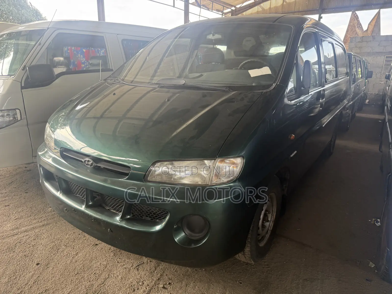 Hyundai Starex 2009 Green