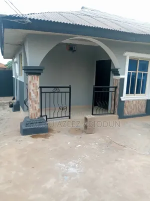2bdrm Bungalow in Ilero Housing Estate, Akala Express for rent