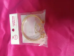 Midun,wears Jewelry and Accessories