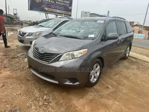 Toyota Sienna LE 8 Passenger 2011 Gray