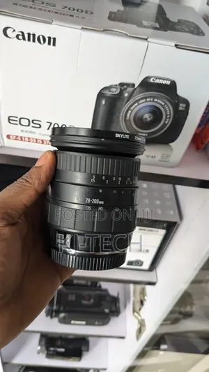 Camera Lens (28-200mm)