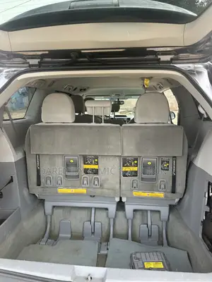 Toyota Sienna LE 8 Passenger 2011 Gray
