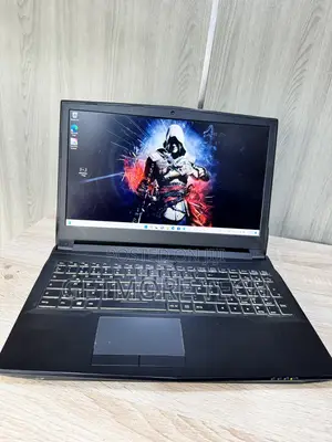 Laptop Clevo N960TP6 12GB Intel Core i5 HDD+SSD 500GB