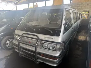 Mitsubishi L300 2006 Silver