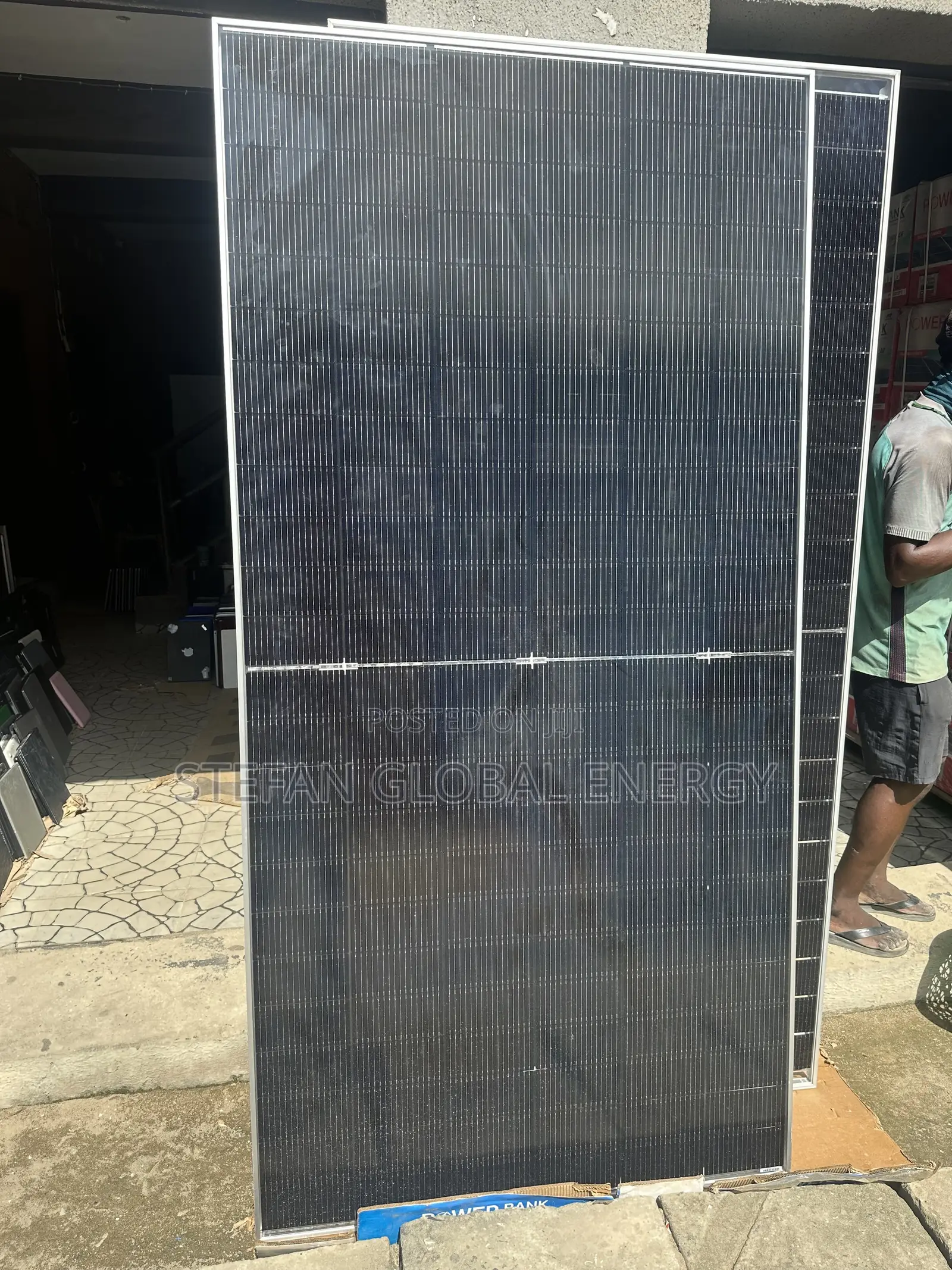 630w Jinko Bifercial Panel