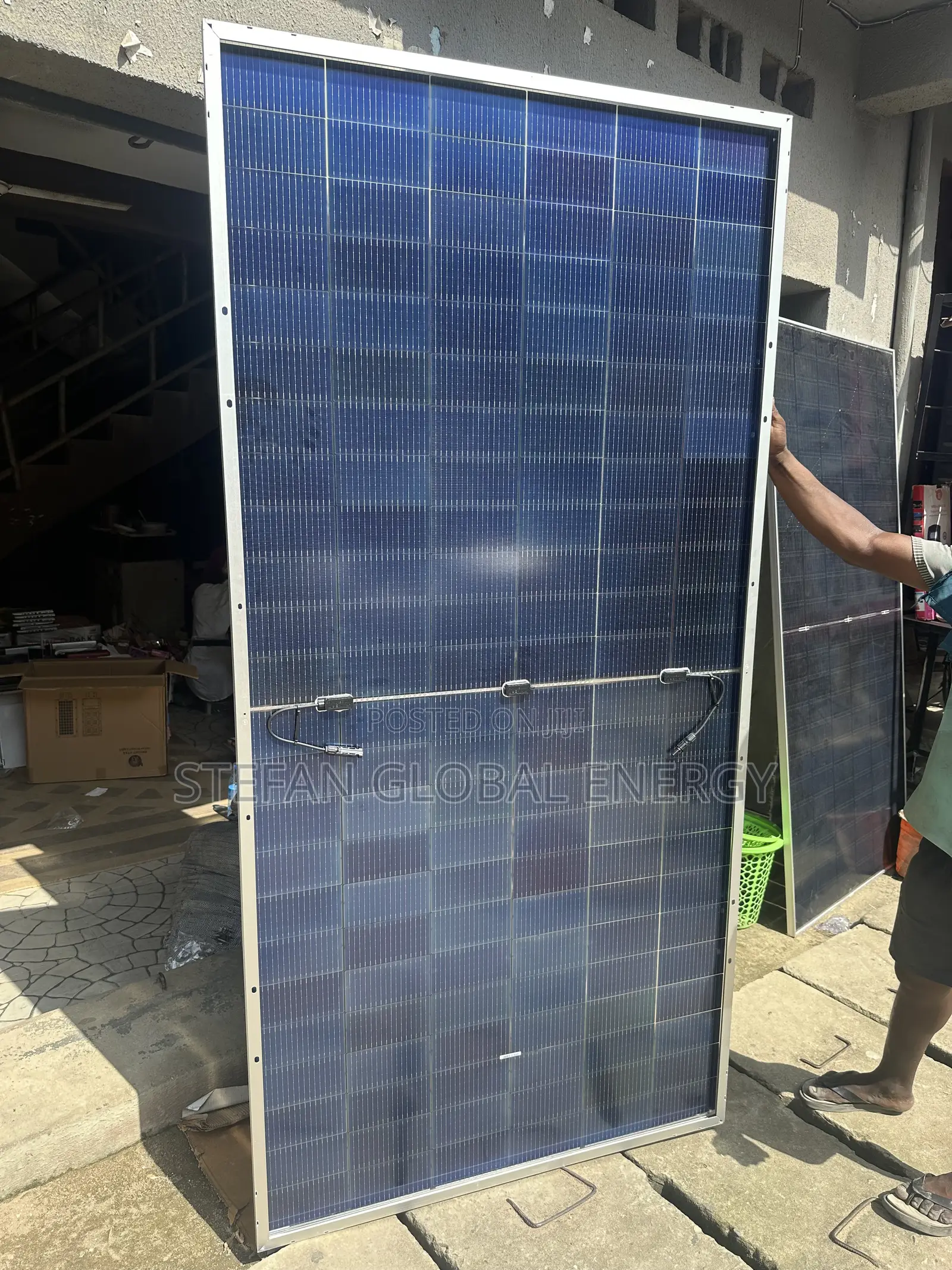 630w Jinko Bifercial Panel