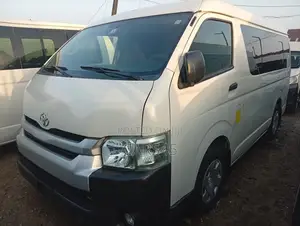 Toyota HiAce 2015 White