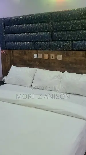 17 Rooms Hotel