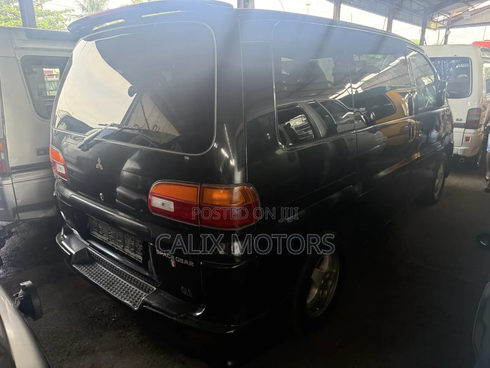 Mitsubishi L300 2007 Black