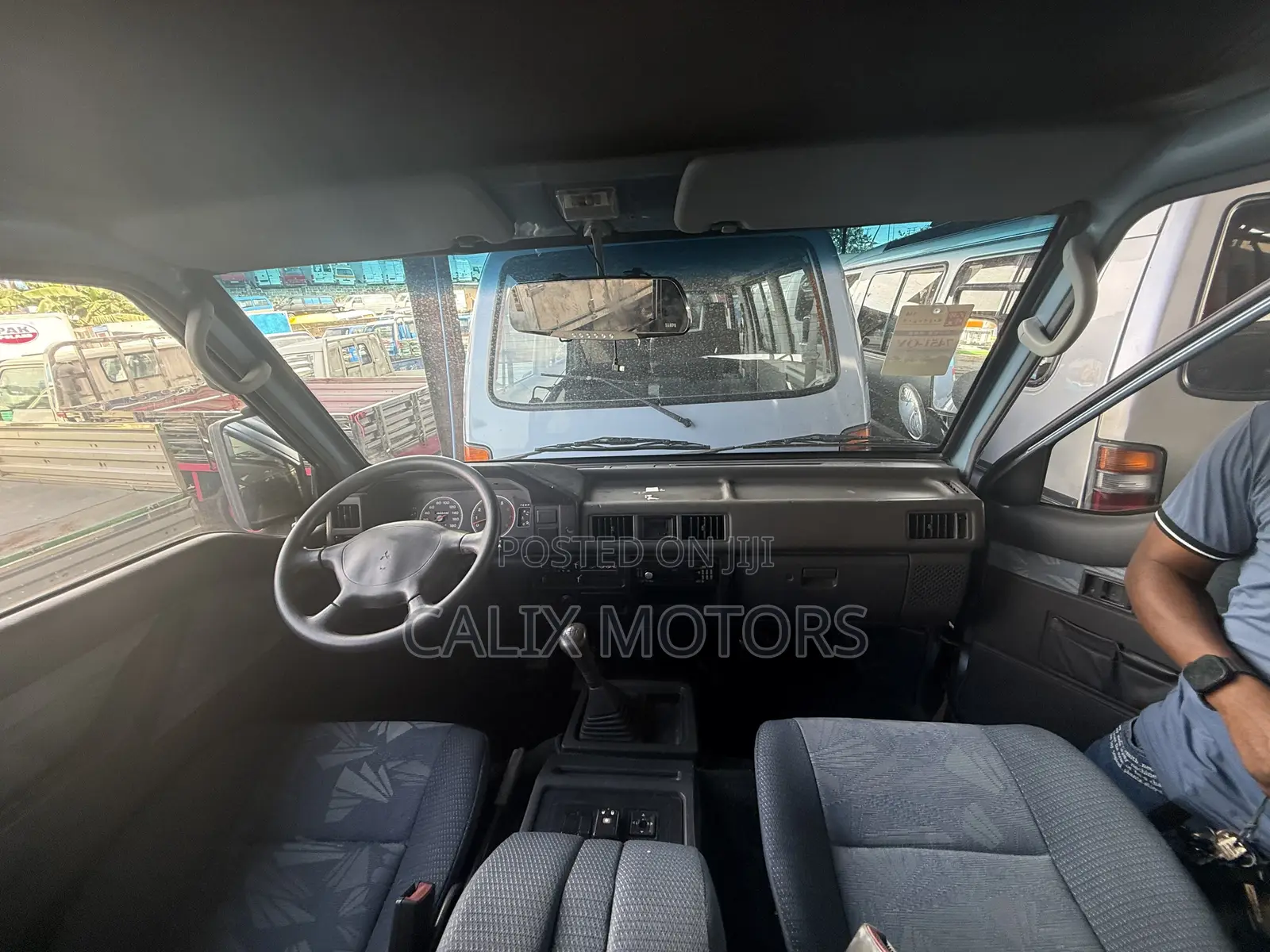 Mitsubishi L300 2008 Blue