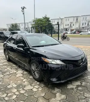 Toyota Camry LE FWD (2.5L 4cyl 8AM) 2018 Black
