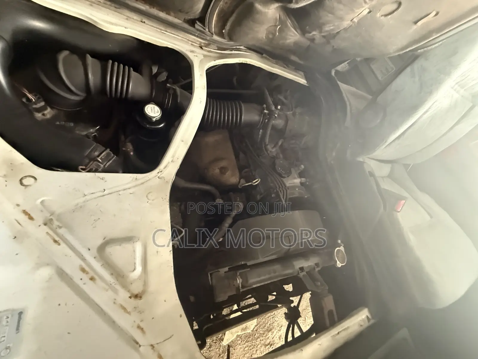 Mitsubishi L300 2010 White