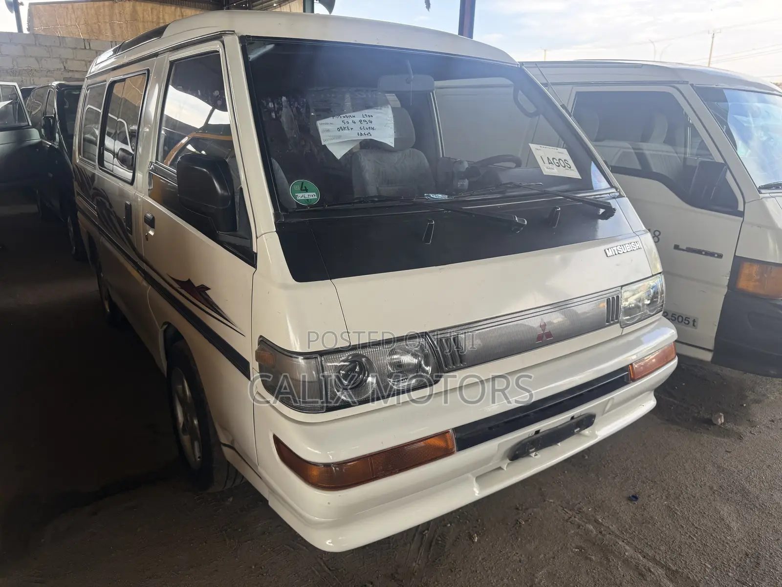 Mitsubishi L300 2010 White